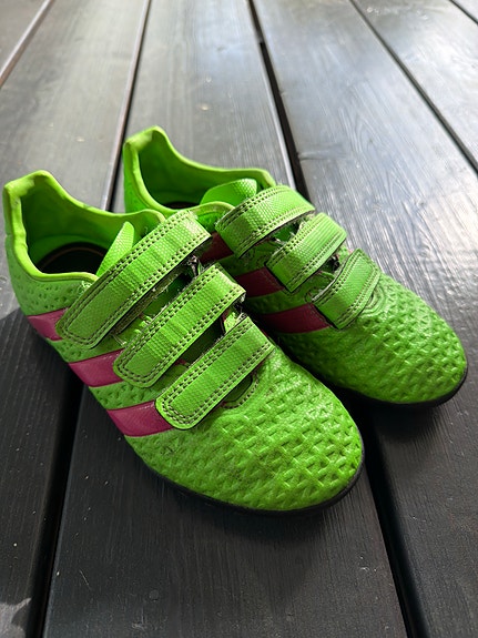 Futsal kengät, Adidas 33