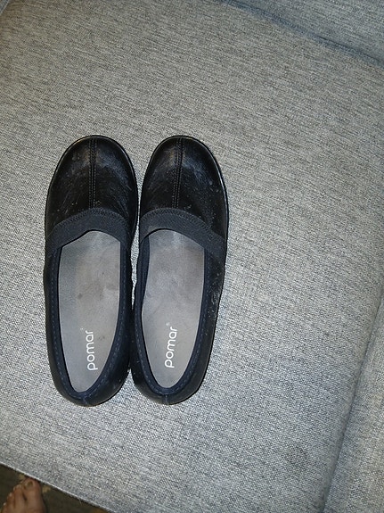 Pomar nahkaiset loaferit koko 41 musta