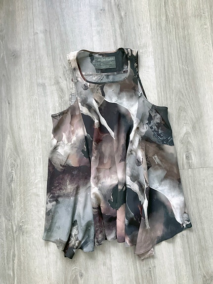AllSaints Stallions silkkitoppi XS 34 hevoskuvio ruskea harmaa liivitoppi silkki