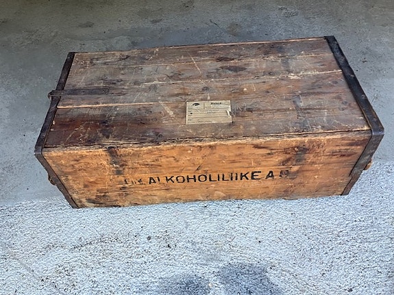 Oy Alkoholiliike Ab puulaatikko