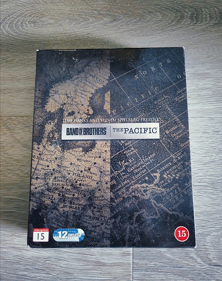 Band of Brothers + The Pacific Blu-ray kokoelma