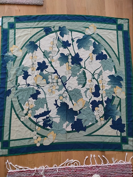 Silkkihuivi, design Marja Kurki