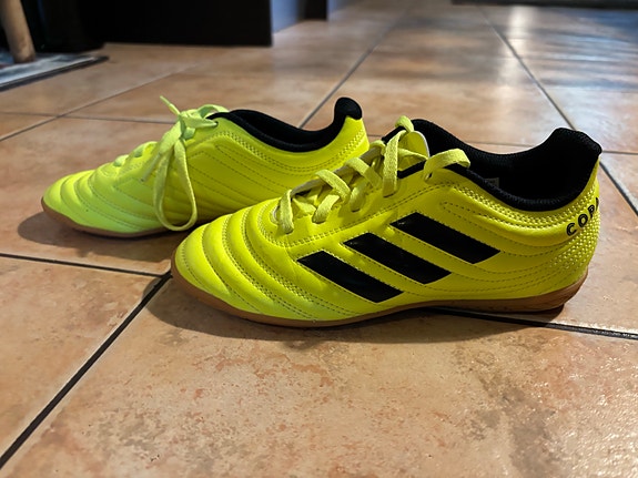 Adidas sisäpeli kengät