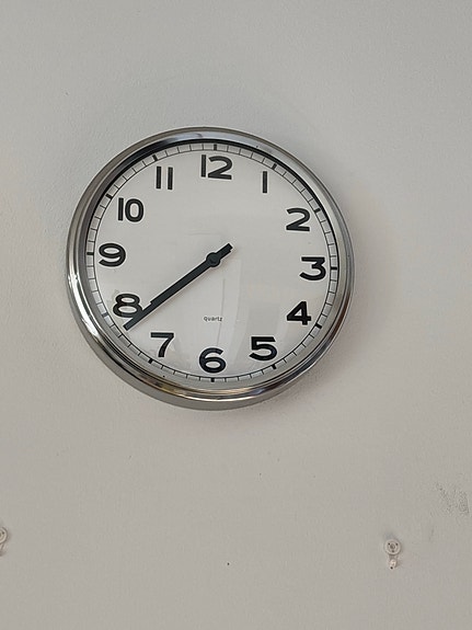 IKEA seinäkello hopea