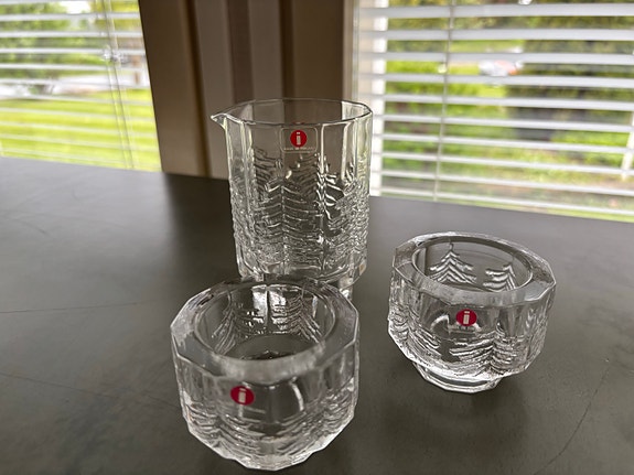 Iittala kuusi sarjan kermakko ja tuikkukupit