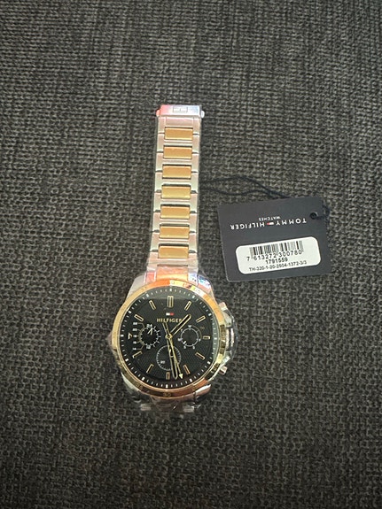 Tommy Hilfiger miesten rannekello metallirannekkeella