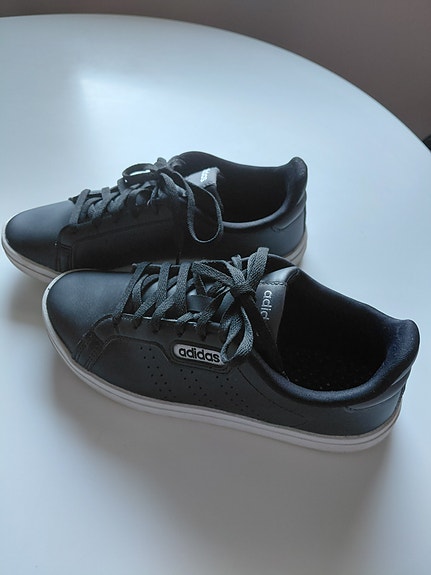 Adidas ulkoilukengät