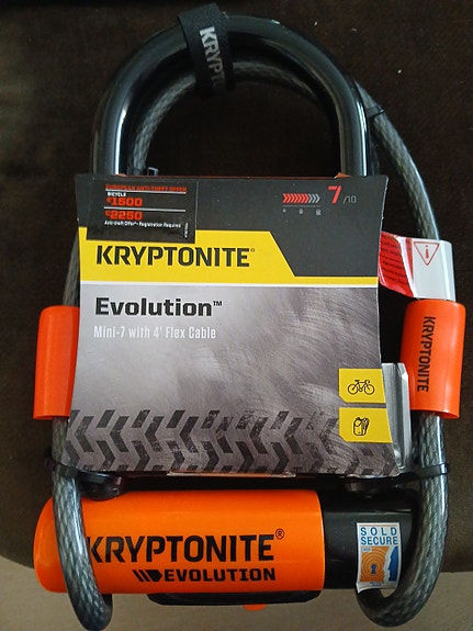 Kryptonite Evolution U-lukko ja vaijerilukko polkupyörälle