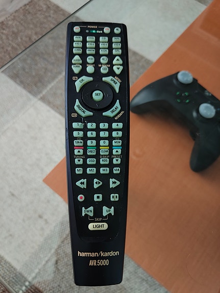 Ostetaan avr 5000 kaukosäädin