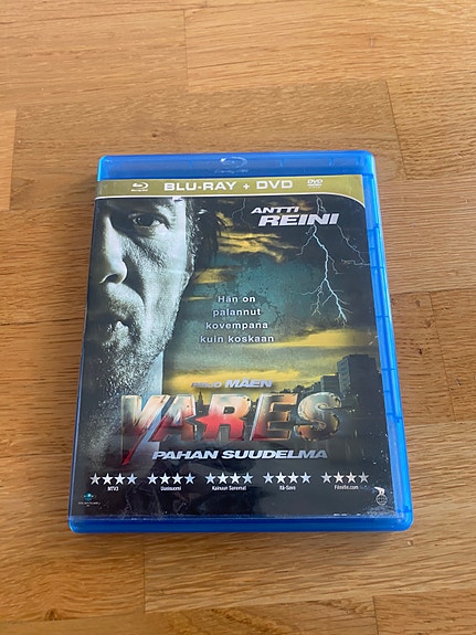 Vares - pahan suudelma blu ray