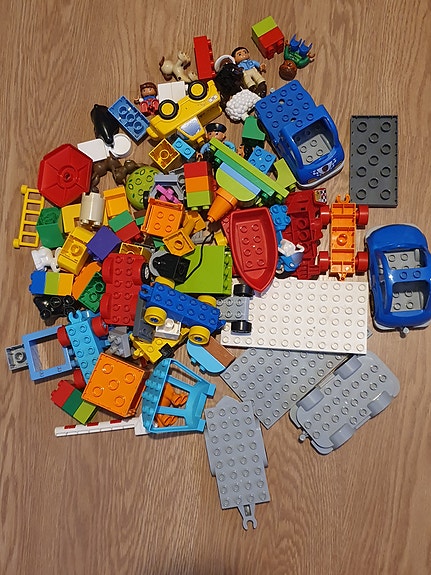 Myydään kasa Duplo legoja
