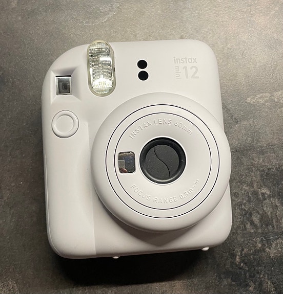 VUOKRATAAN polaroid instax mini 12 kamera