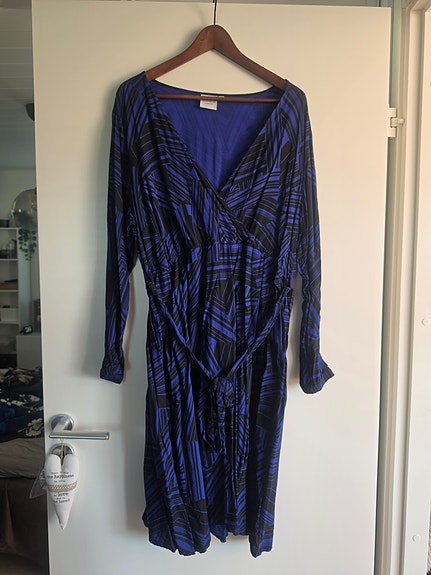 Vero Moda Junarose mekko koko 48