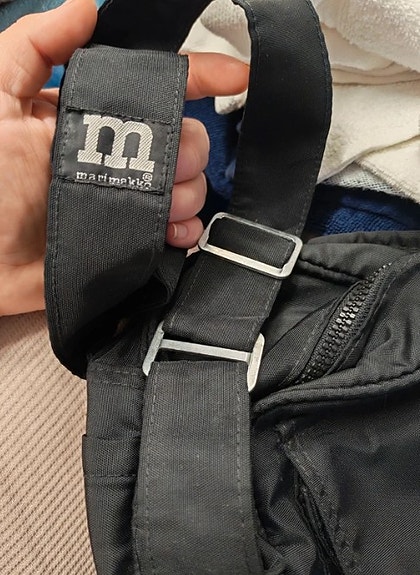 Marimekko musta olkalaukku  unisex
