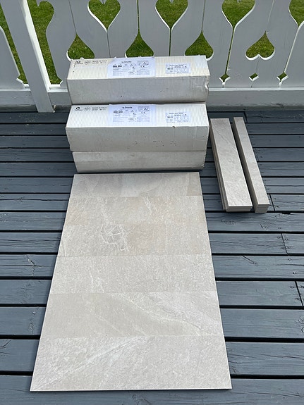60 cm leveä vaalea beige / harmaa laatta 8 m2