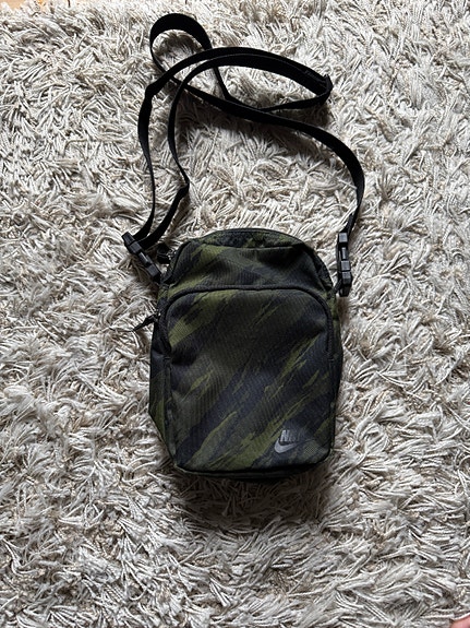 Nike olkalaukku/ crossbody unisex