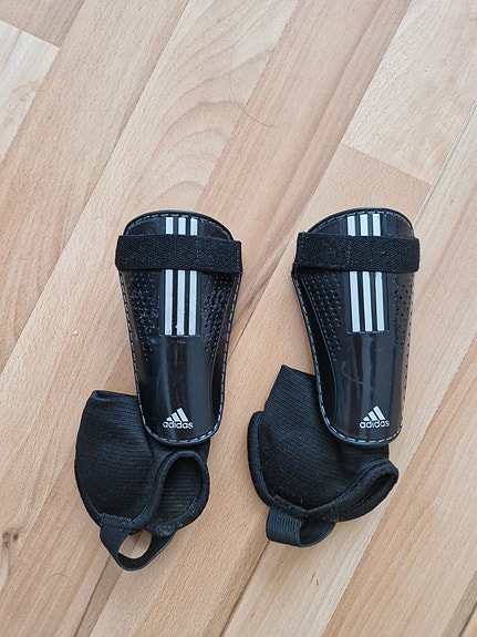 Lasten Adidas säärisuojat