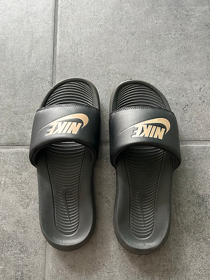 Nike sandaalit 39