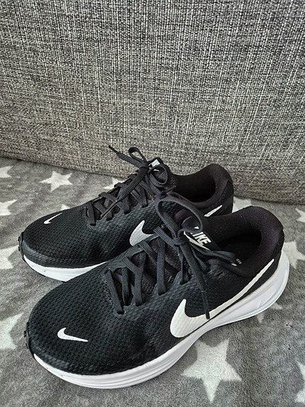 Nike Revolution 8 36