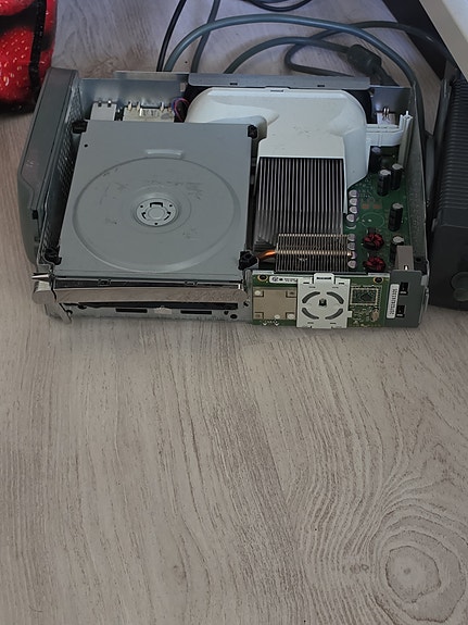 Microsoft Xbox 360 pelikonsoli