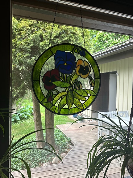 Pyöreä tiffany kukkakuvioinen lasimaalaus