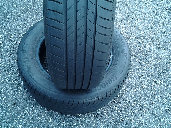Kesärenkaat 2 kpl Bridgestone 215/60 17"