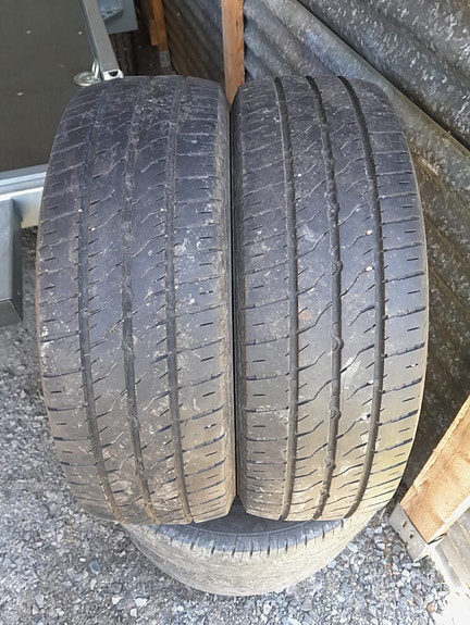 Pakettiauton kesärenkaat 2kpl