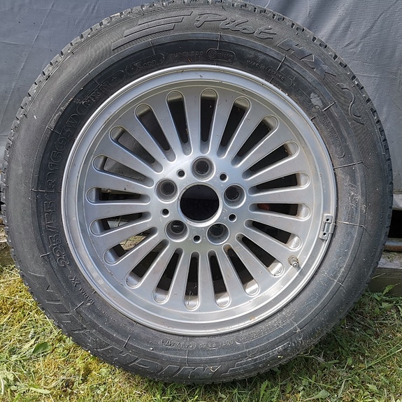 BMW E39 alkuperäiset Style33 alumiinivanteet