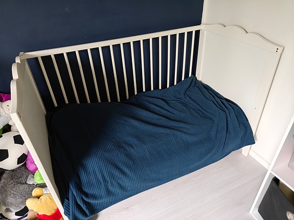 IKEA pinnasänky valkoinen + patja