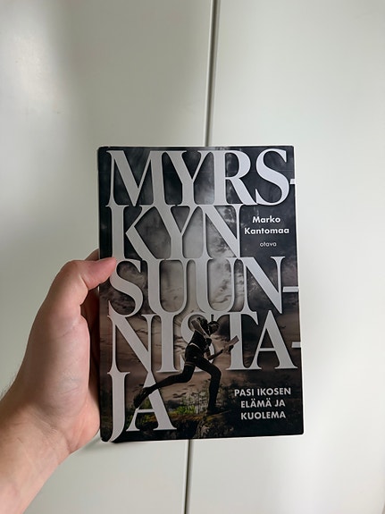 Myrskyn suunnistaja – Pasi Ikosen elämä ja kuolema -kirja