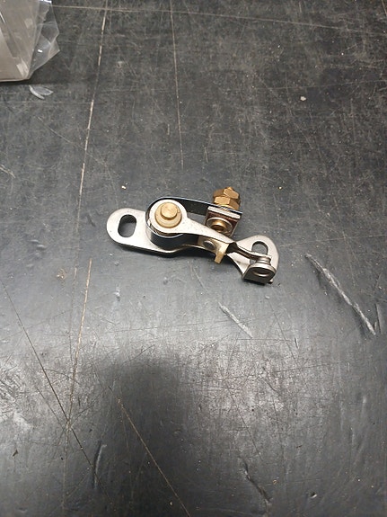Ford V8 kärkiä