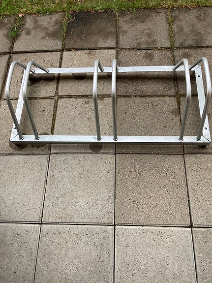 Metallinen pyöräteline 3 pyörälle