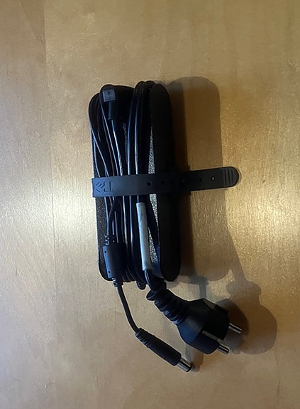 Dell kannettavan 90W laturi / virtalähde