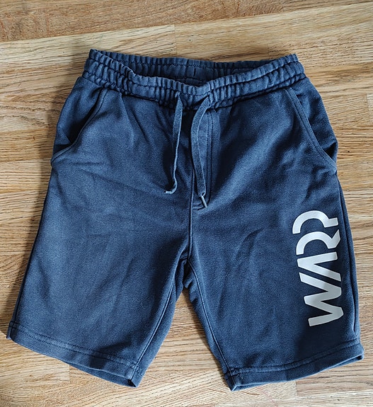 Poikien shortsit, koko 134/140