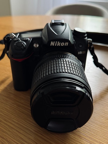 Nikon D7000 + AF-S NIKKOR 18–105mm VR