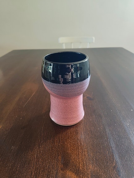 Pinkki ja liila ruukku/ maljakko