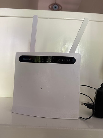 Huawei B593s-22 4G LTE WiFi Router (SIM Card Router)