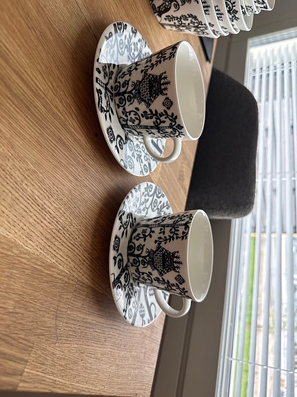 Iittala Taika kahvikupit ja aluslautaset