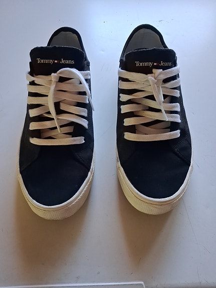 Tommy Hilfiger kengät