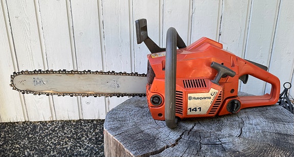 HUSQVARNA 141 moottorisaha