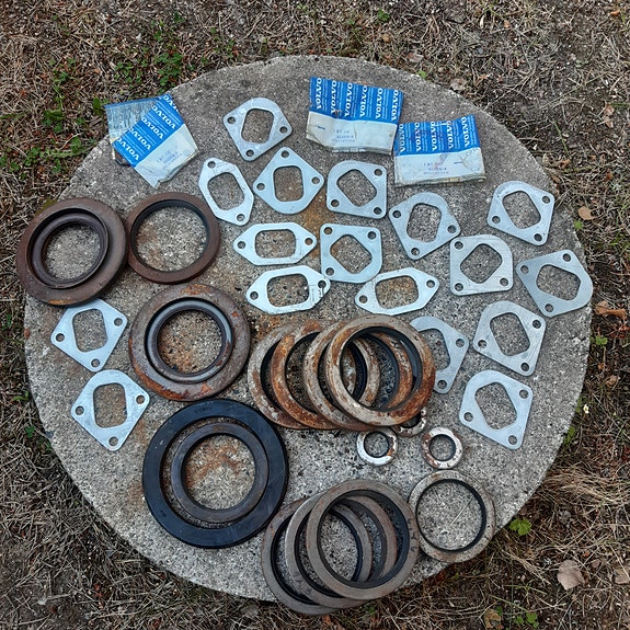 Volvo kuormaauton moottorin tiivisteitä