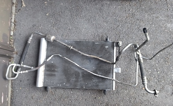 Peugeot 407 SW ilmastoinnin lauhdutin ja putket