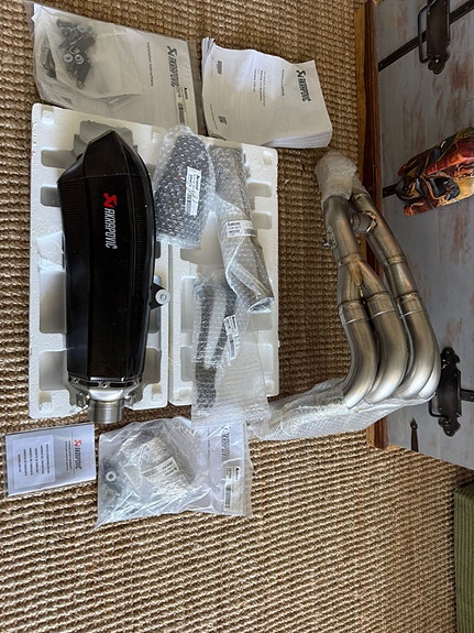 Yamah R1 akrapovic