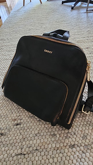 DKNY musta reppu/ käsilaukku
