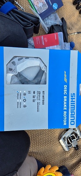 Laadukkaita MTB osia. Shimano, Magura, Crankbrothers. Maxxis