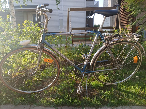 Helkama miesten kaupunkipyörä 56 cm runko 28"