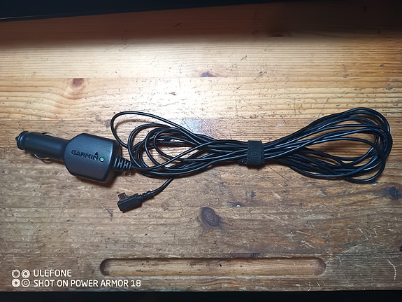 Garmin Mikro-USB autolaturi 4 m johdolla