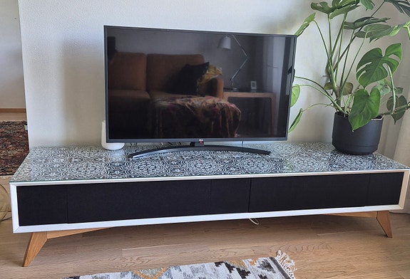 Yamaha AV-vahvistin ja kaiuttimet
