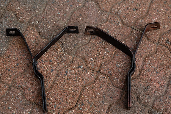 Volvo PV 544 Etupuskurin Kiinnikkeet 50€ pari