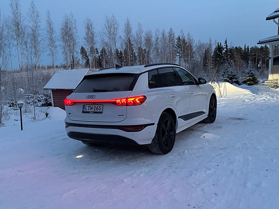Audi Q6 kattotelineet